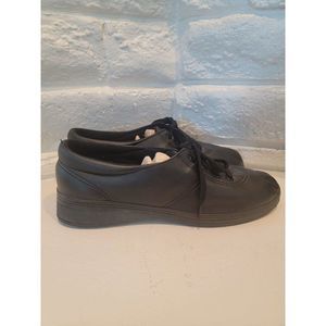 Grasshoppers Women's Ashland Smooth Sneaker size 10